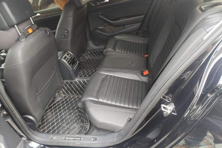 Used Volkswagen Magotan 2019 330TSI DSG Luxury Version China VI Standard Left Rear Seat
