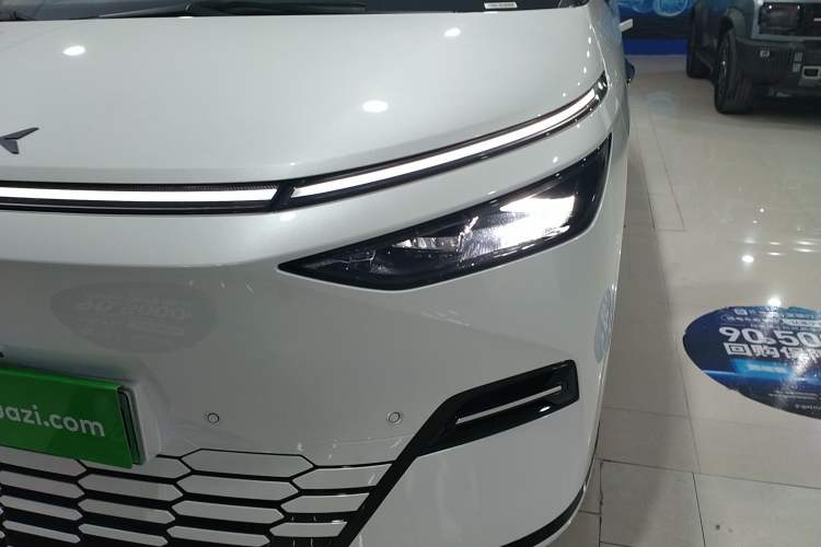 Used XPeng X9 2025 740 Ultra-Long Range Max
