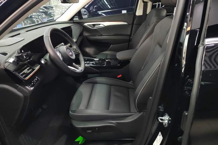 Used Buick Envision 2025 Encore Plus 28T Two-Wheel-Drive Platinum Edition