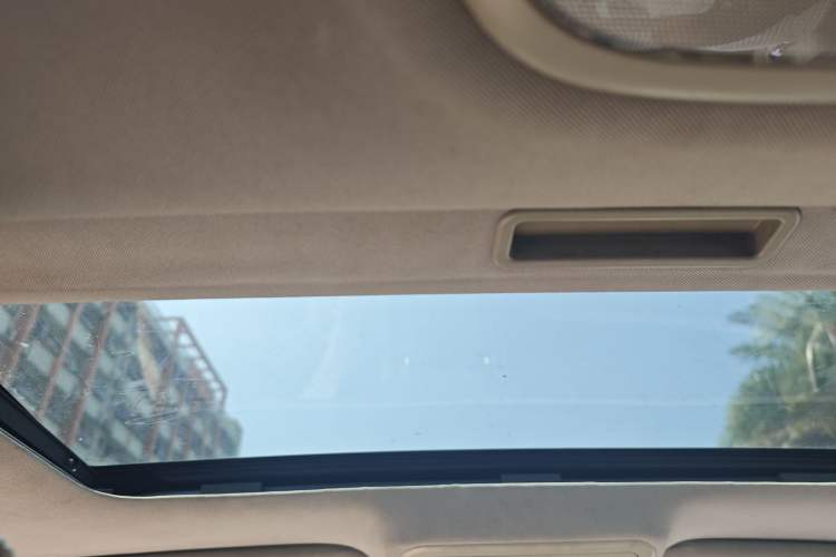 Used Geely Auto Classic Emgrand 2012 Sedan 1.8L Manual Luxury Model