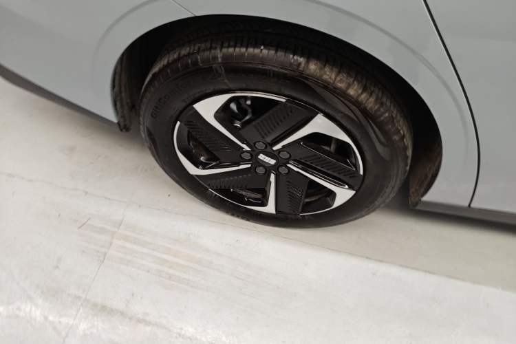 Used Geely Galaxy L6 2025 EM-i 140km Explorer+ Edition
