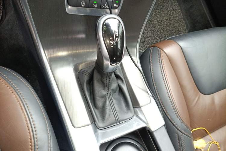 Used Volvo XC60 2014 Restyled T5 Zhiya Edition Gear Lever