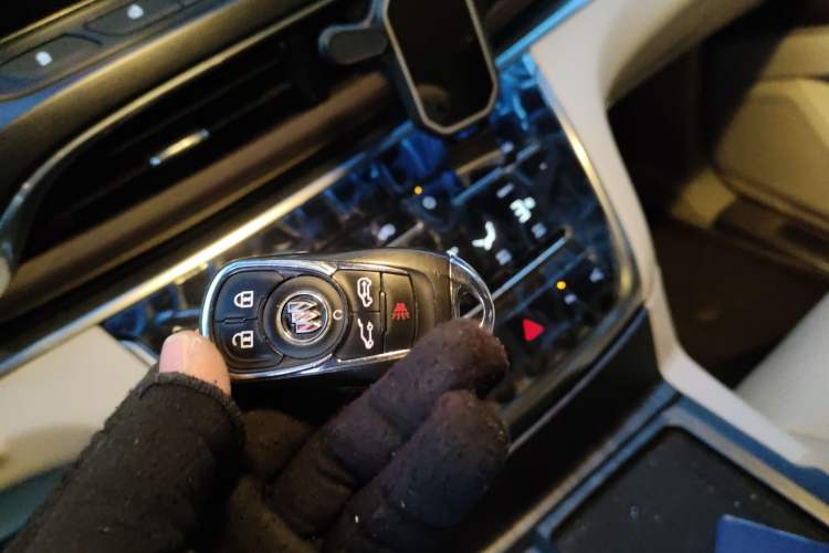 Used Buick GL8 2021 Land Cruiser Executive 652T Premium Model
