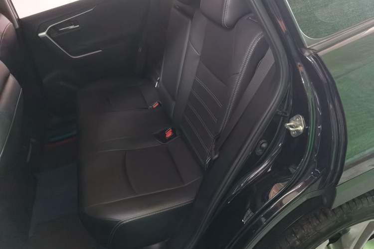 Used Toyota Wildlander 2022 2.0L CVT Two-Wheel Drive Luxury PLUS Edition
