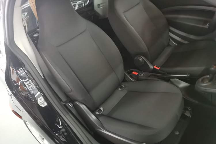 Used smart fortwo 2015 1.0L 52 kW hardtop Dynamic version