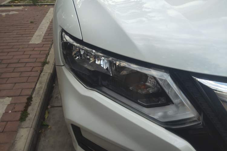 Used Nissan X-Trail 2017 2.0L CVT Comfort Edition 2WD Right Front Headlight