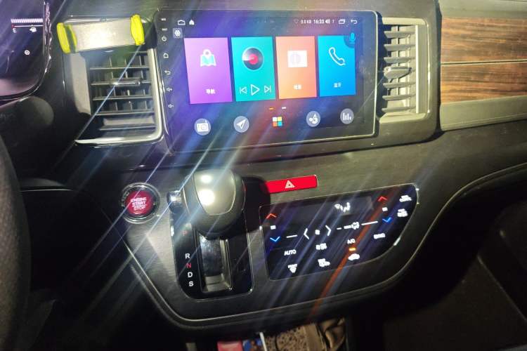 Used Honda Elysion 2016 2.4L Luxury Edition Audio And AC Panel