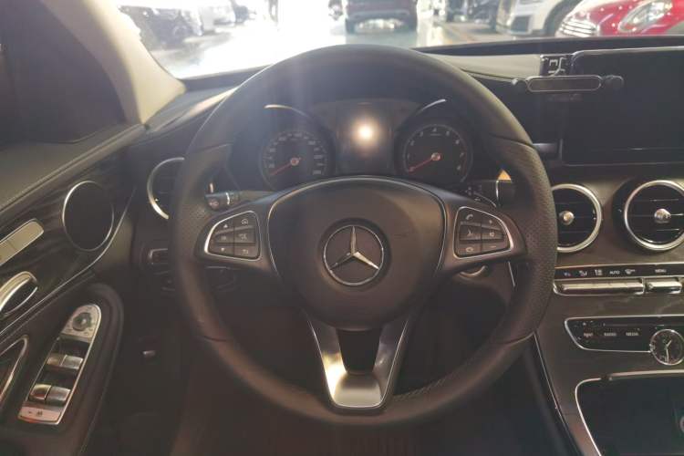 Used Mercedes-Benz C-Class 2017 Facelift C 200 L Sport Edition Steering Wheel