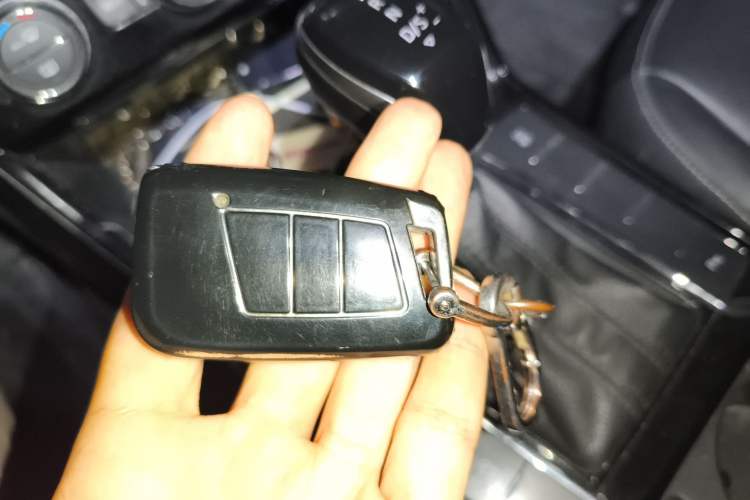 Used Volkswagen Passat 2019 330TSI Elite Edition China VI Vehicle Key