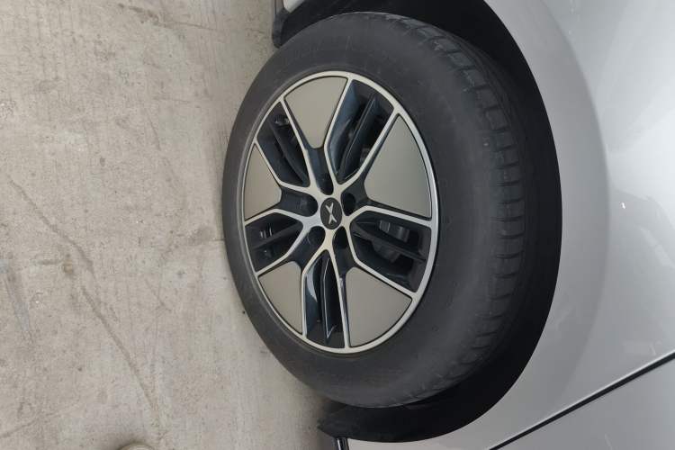 Used XPeng P7 2024 P7i 550 Pro Exterior 5