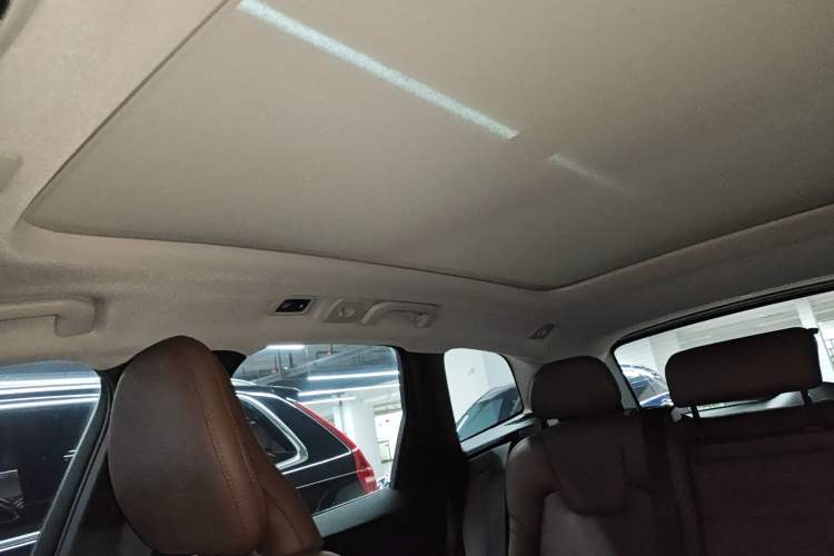 Used Volvo XC60 2019 T5 4x4 Smart Edition China VI Standard Headliner