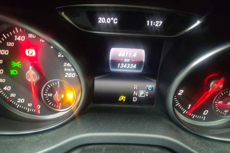 Used Mercedes-Benz GLA 2018 GLA 200 Fashion Model Odometer Close Up