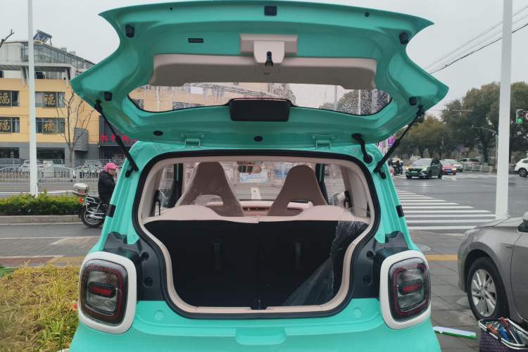 Used Bestune Pony 2026 222km Colorful Horse Trunk