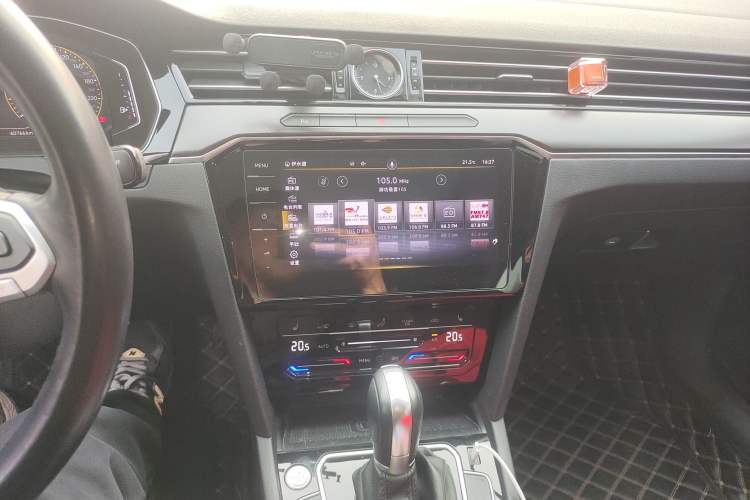 Used Volkswagen Magotan 2020 330TSI DSG Luxury Edition Audio And AC Panel