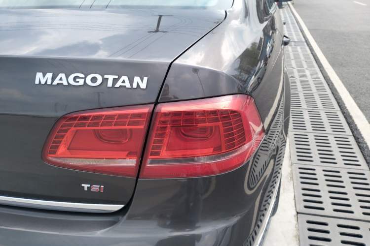 Used Volkswagen Magotan 2015 Facelift 1.8TSI Luxury Model