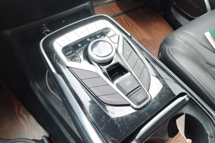 Used SAIC MAXUS G20 2021 PLUS 2.0T Gasoline Automatic Luxury Edition