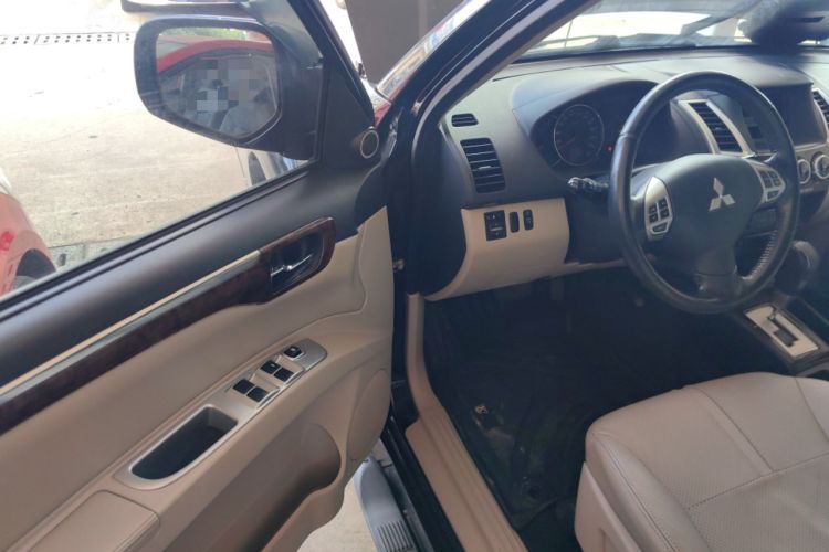 Used Mitsubishi Pajero Sport 2013 3.0L Automatic Two-Wheel Drive Luxury Edition
