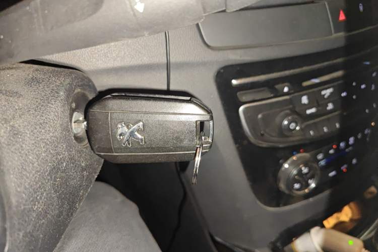 Used Peugeot 508 2012 2.0L Automatic Sunroof Classic Edition Vehicle Key