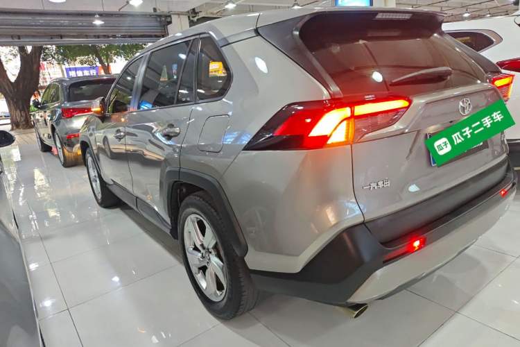 Used Toyota RAV4 2020 2.0L CVT Two-Wheel Drive Fashion Edition