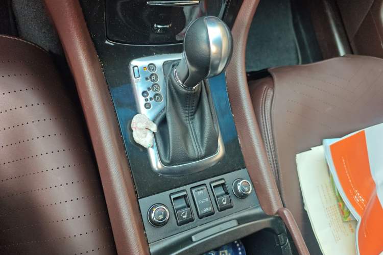 Used Infiniti EX 2013 EX25 4x4 Prestige Edition Gear Lever