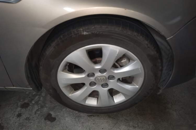 Used Buick Regal 2015 1.6T Elite Tech Model Right Front Wheel Hub