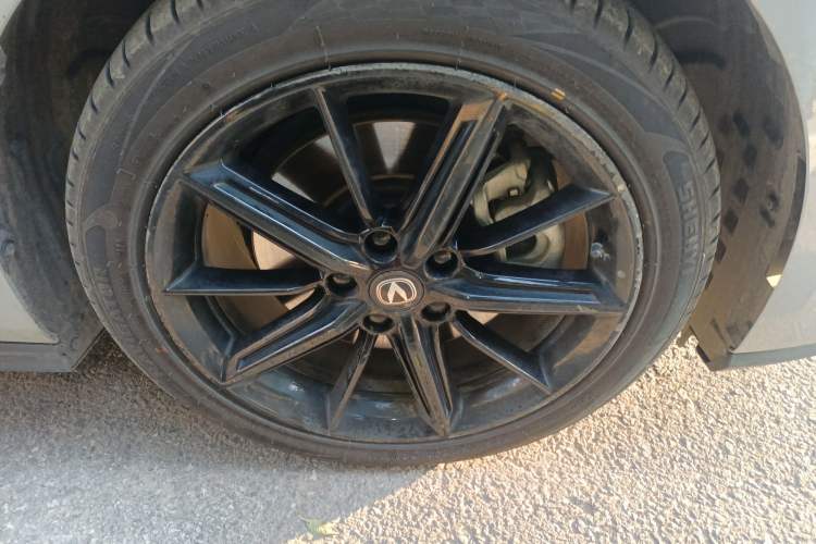 Used Changan UNI-V iDD 2023 ZhiDian iDD 1.5T 113km Smart & Fun Version
