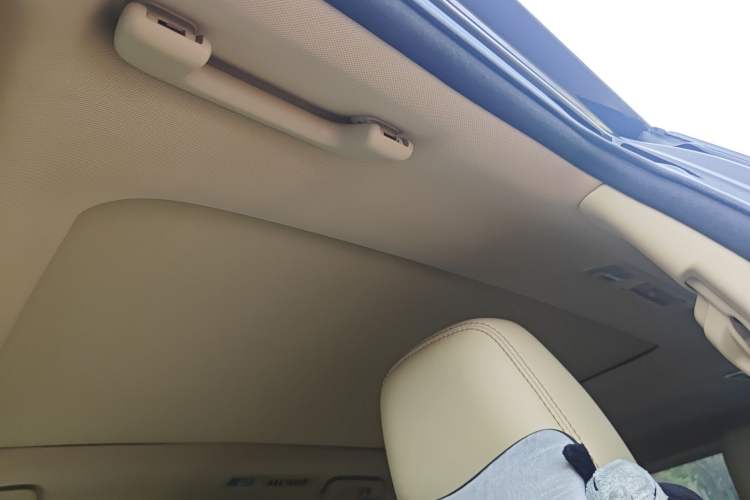 Used Toyota Highlander 2018 2.0T Four-Wheel Drive Luxury Edition 7 Seats China V Emission Standard
