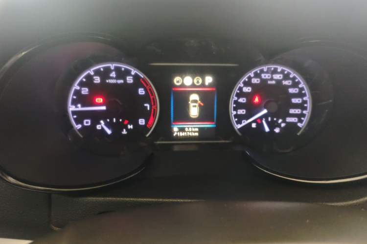 Used Dongfeng Aeolus AX7 2016 2.0L Automatic Zhiyi Trim