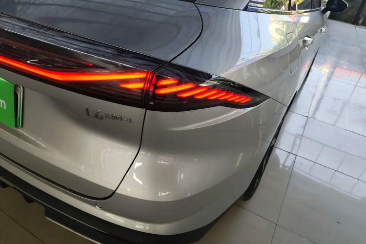 Used Geely Galaxy L6 2025 EM-i 140km Starship Edition
