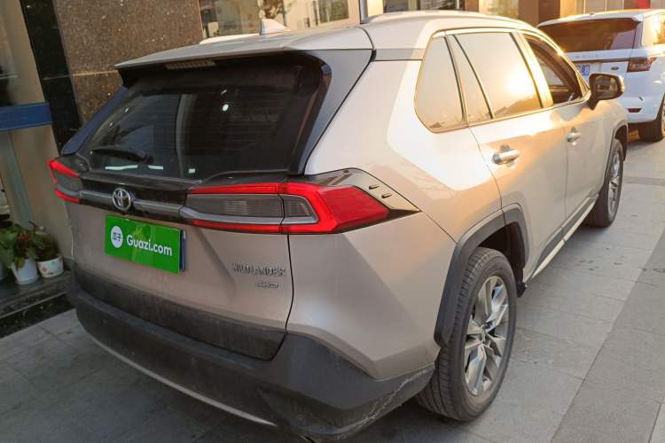 Used Toyota Wildlander 2021 2.0L CVT 4x4 Luxury Edition