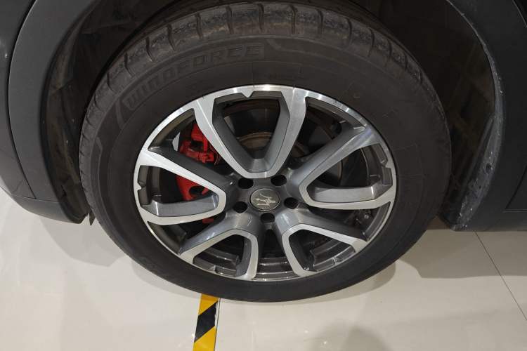 Used Maserati Levante 2016 3.0T Standard Edition Left Front Wheel Hub