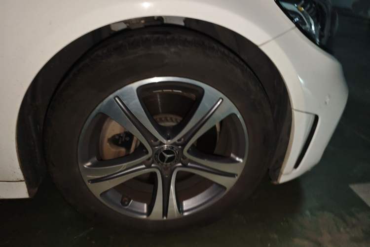 Used Mercedes-Benz C-Class 2020 Restyled C 260 L Sport Edition Right Front Wheel Hub