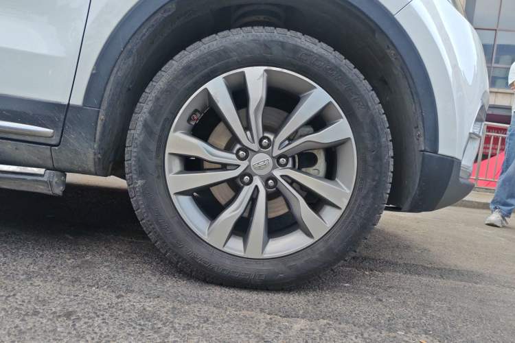 Used Geely Auto Emgrand X7 Sport 2016 1.8TD Automatic ZhiZun Version Right Front Wheel Hub