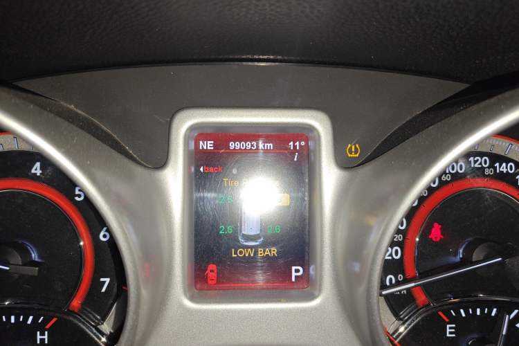 Used Fiat Freemont 2012 2.4L Comfort Edition Odometer Close Up