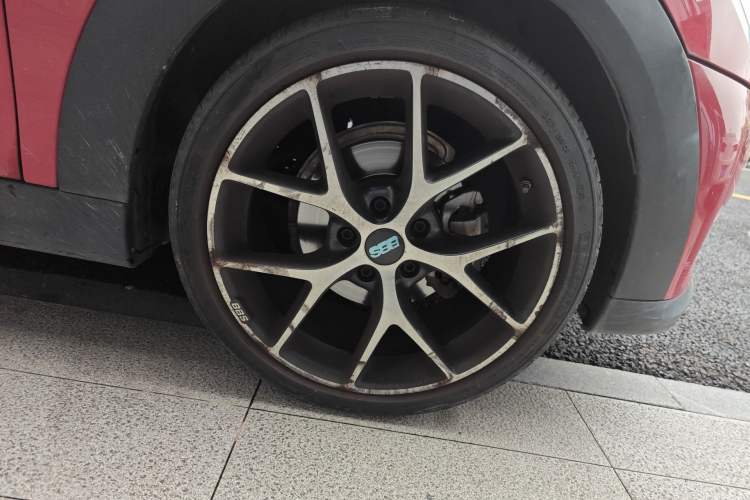 Used MINI 2022 1.5T ONE Right Front Wheel Hub