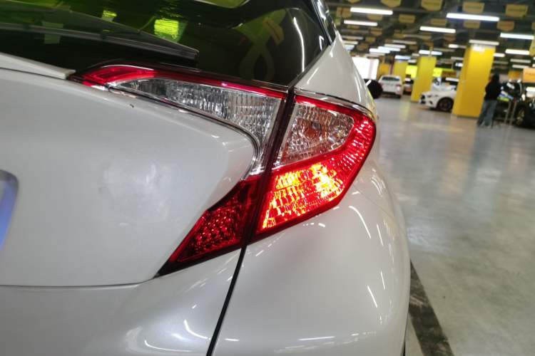 Used Toyota IZOA 2020 2.0L Enjoy Edition
