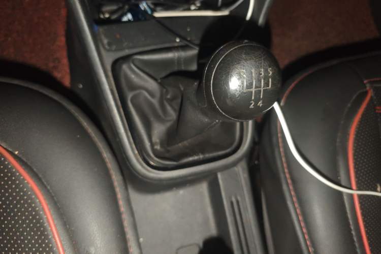 Used Volkswagen Santana 2015 1.6L Manual Fashion Edition Gear Lever