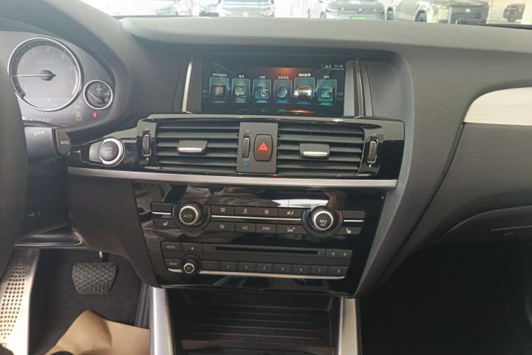 Used BMW X4 2016 xDrive20i M Sport Edition Audio And AC Panel