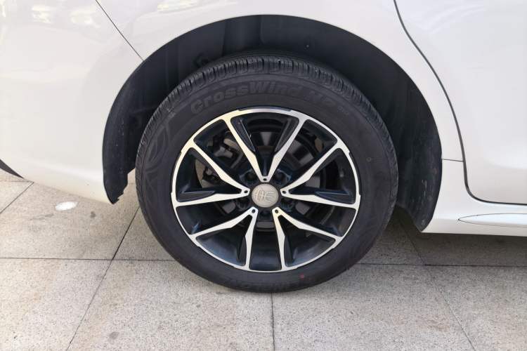 Used BYD Song MAX 2017 1.5T Manual Smart Connect Luxury 7-Seater Right Rear Wheel Hub