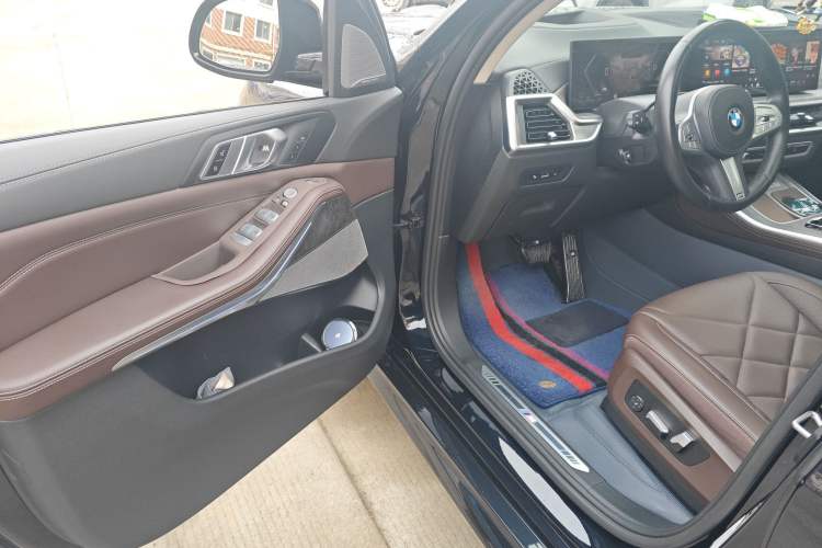 Used BMW X5 2023 xDrive 30Li Luxury M Sport Night Edition Package
