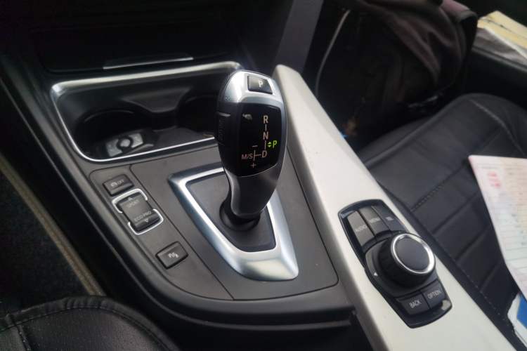 Used BMW 3 Series 2015 316Li Fashion Model Gear Lever