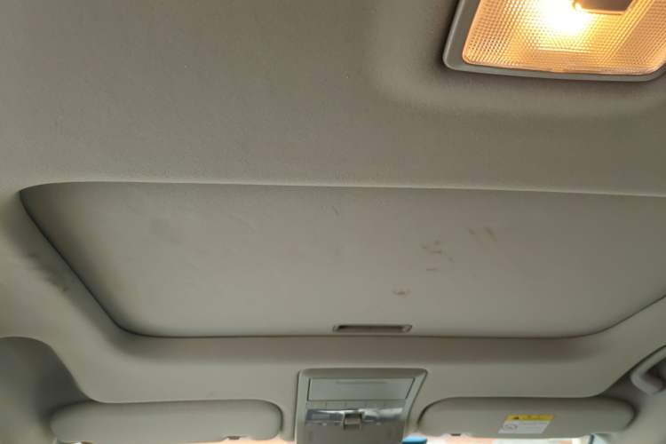 Used Chevrolet Captiva 2017 2.4L Two-Wheel Drive Luxury Edition 7 Seats Headliner