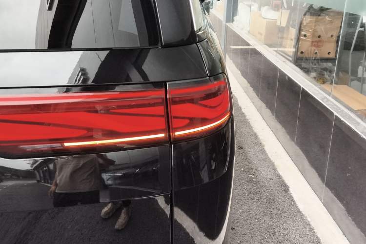 Used BYD Xia 2025 DM-i 1.5T 180km Excellence Model Exterior 3