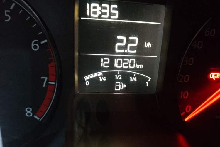 Used Volkswagen Polo 2014 1.4L Manual Fashion Edition
