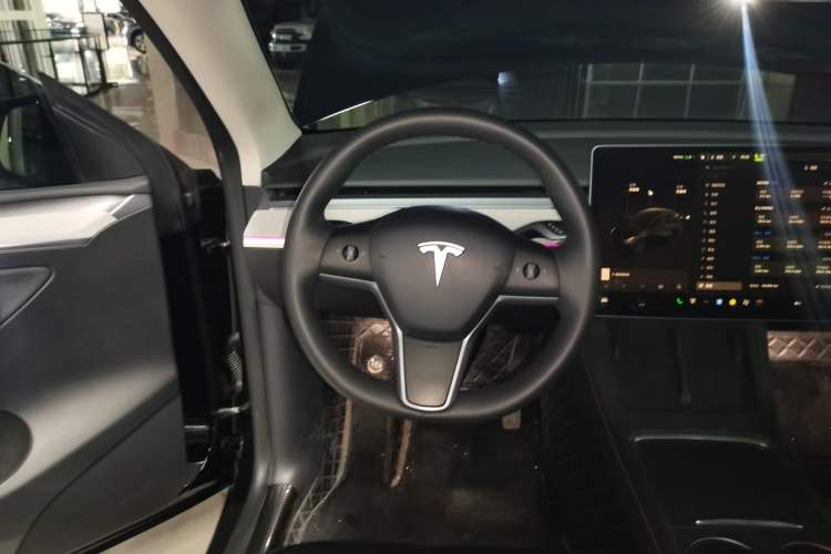 Used Tesla Model Y 2023 Rear-Wheel-Drive Version