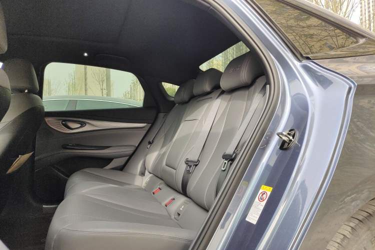 Used BYD Seal 2024 HONOR Edition DM-i 1.5L 121km Luxury Model
