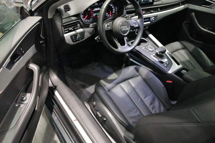 Used Audi A5 2019 Coupe 40 TFSI Fashion Edition China V Emission Standard