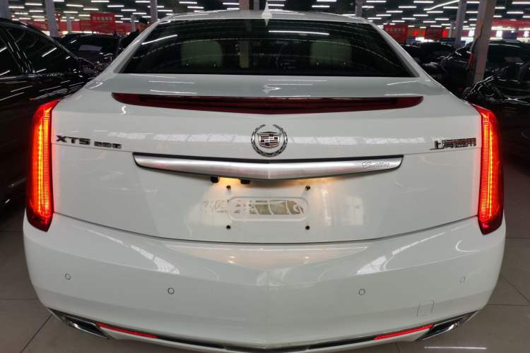 Used Cadillac XTS 2015 28T Comfort Model Rear