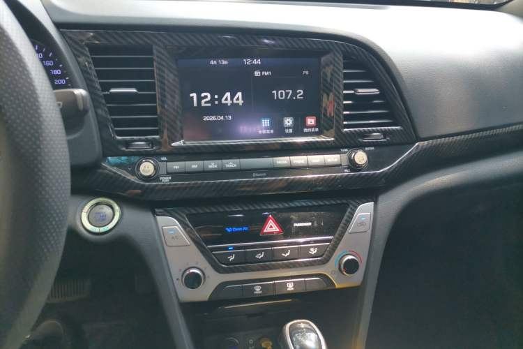 Used Hyundai Elantra (6th Generation / Lingdong) 2016 1.6L Automatic ZhiXuan · Luxury Version Audio And AC Panel