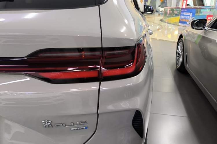 Used BYD Song PLUS New Energy 2025 EV Intelligent Driving Version 520km Premium Model Exterior 3